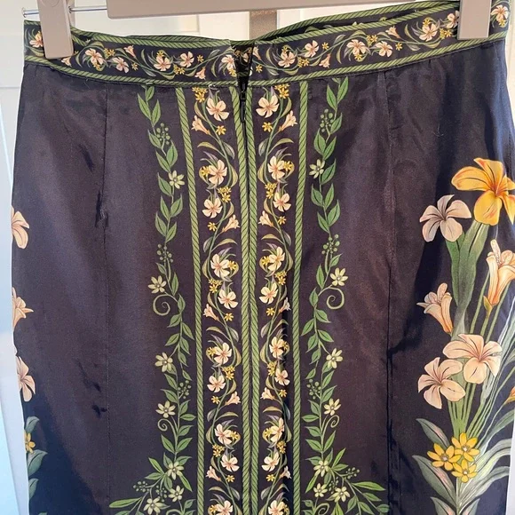 FARM Rio Floral Black Wrap Skirt - Picture 7 of 7